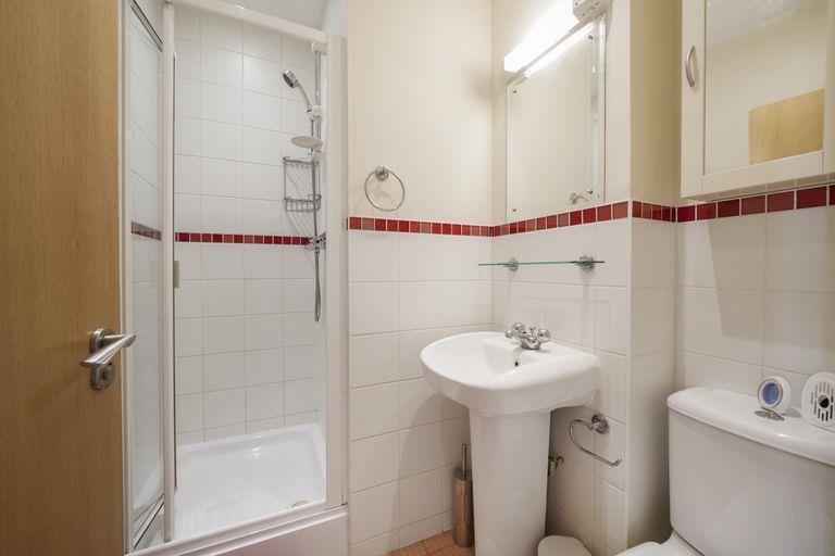 15 Etchingham Park Road, Finchley
